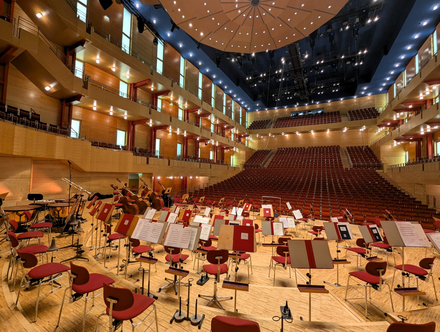 Cybele Studio on the road – in the Alfried Krupp Saal (Philharmonie Essen) during a complex live production with the Essener Philharmoniker conducted by Andrea Sanguineti