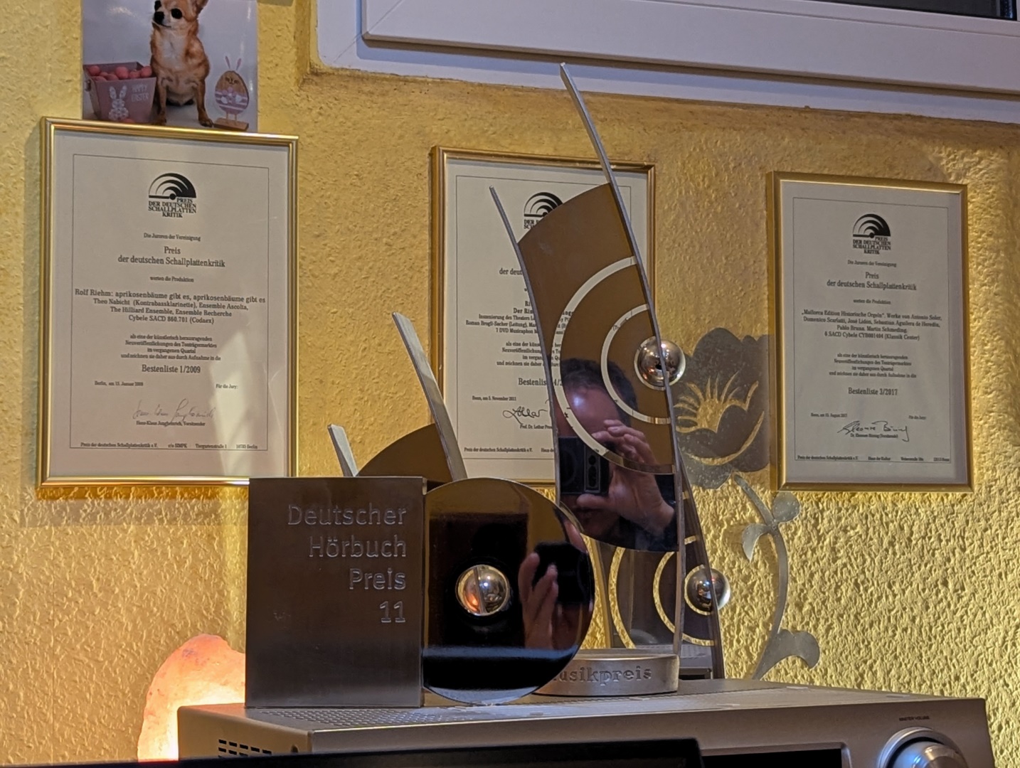 Vue du studio Cybele – diverses distinctions : Prix allemand du livre audio 2011, trois trophées ECHO Klassik et trois diplômes "Prix de la critique allemande du disque (Bestenliste)"
