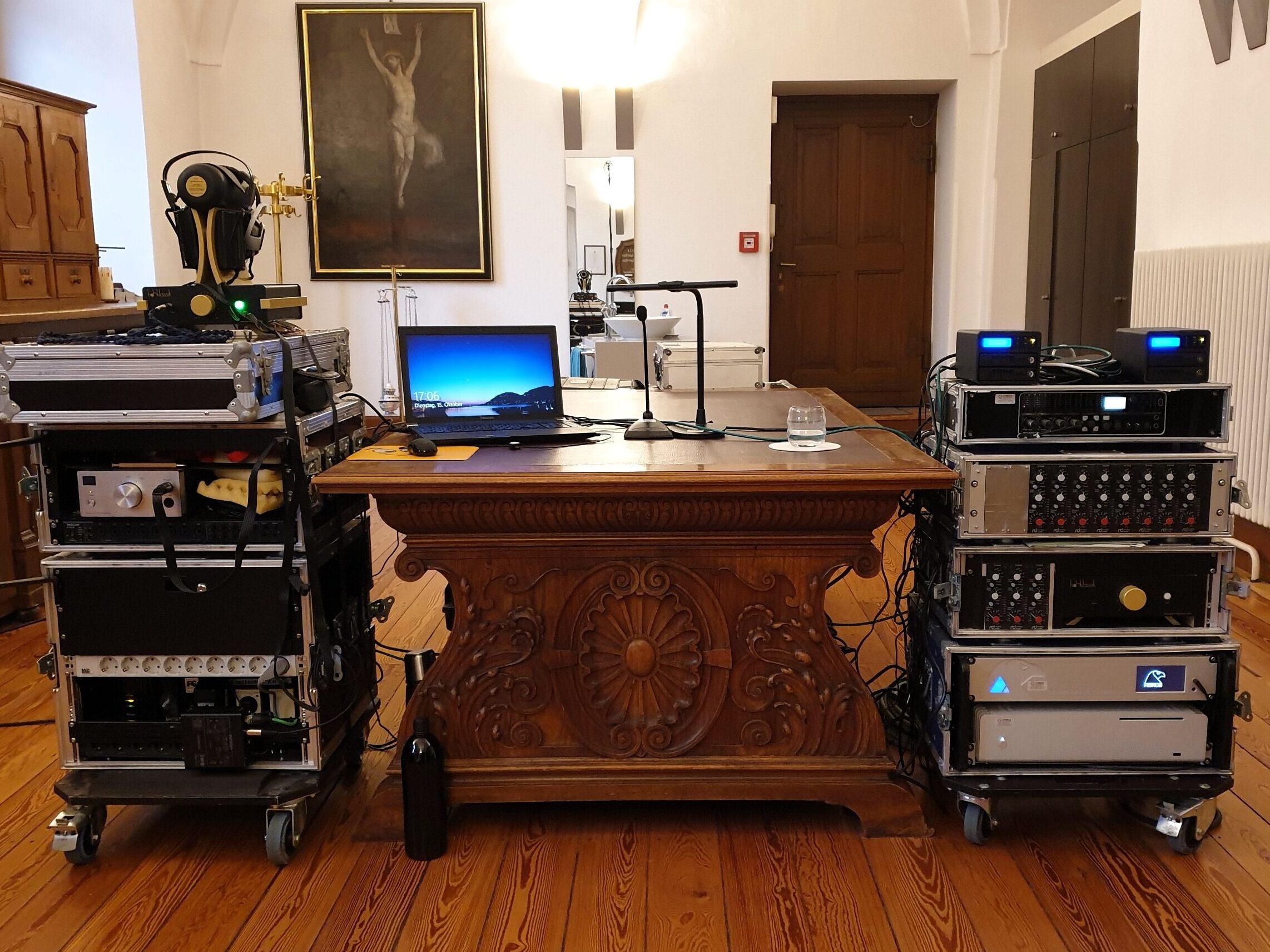 Cybele Studio on the road – monitoring position with Merging HORUS interface in the sacristy of the Jesuitenkirche (Heidelberg) during an organ production with Wolfgang Kogert